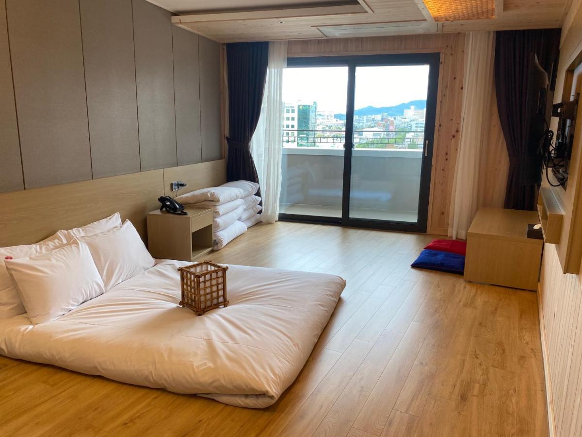 Jackson9S Hotel Cshuncshon Kültér fotó