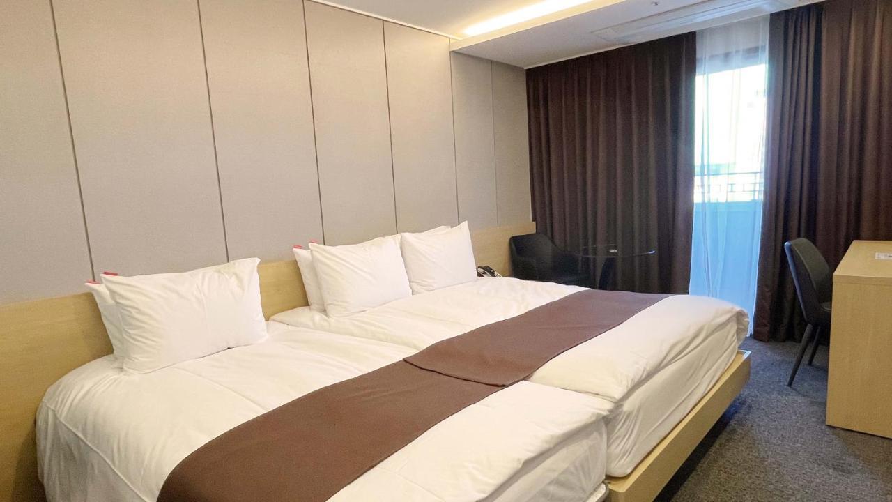 Jackson9S Hotel Cshuncshon Kültér fotó
